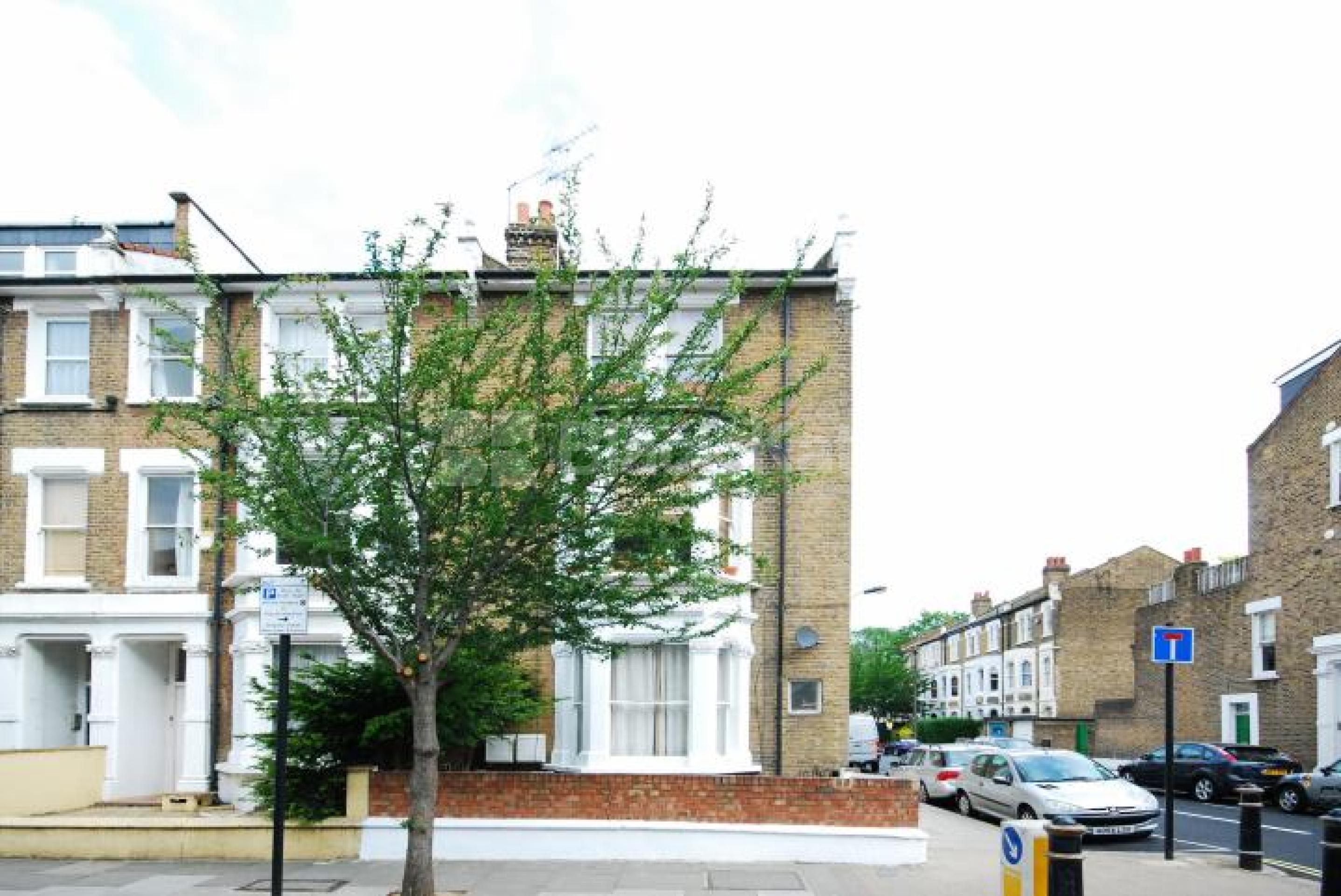 			NEW INSTRUCTION (Roof Terrace), Studio Apartment, 1 bath, 1 reception Flat			 Lena Gardens, Hammersmith W6